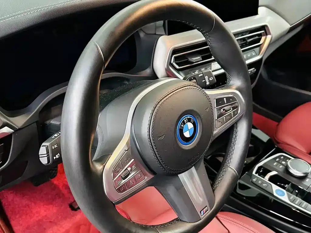 BMW iX3 — фото 10