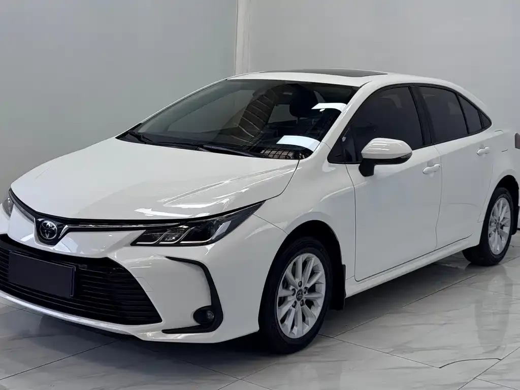 Toyota Corolla — фото 1