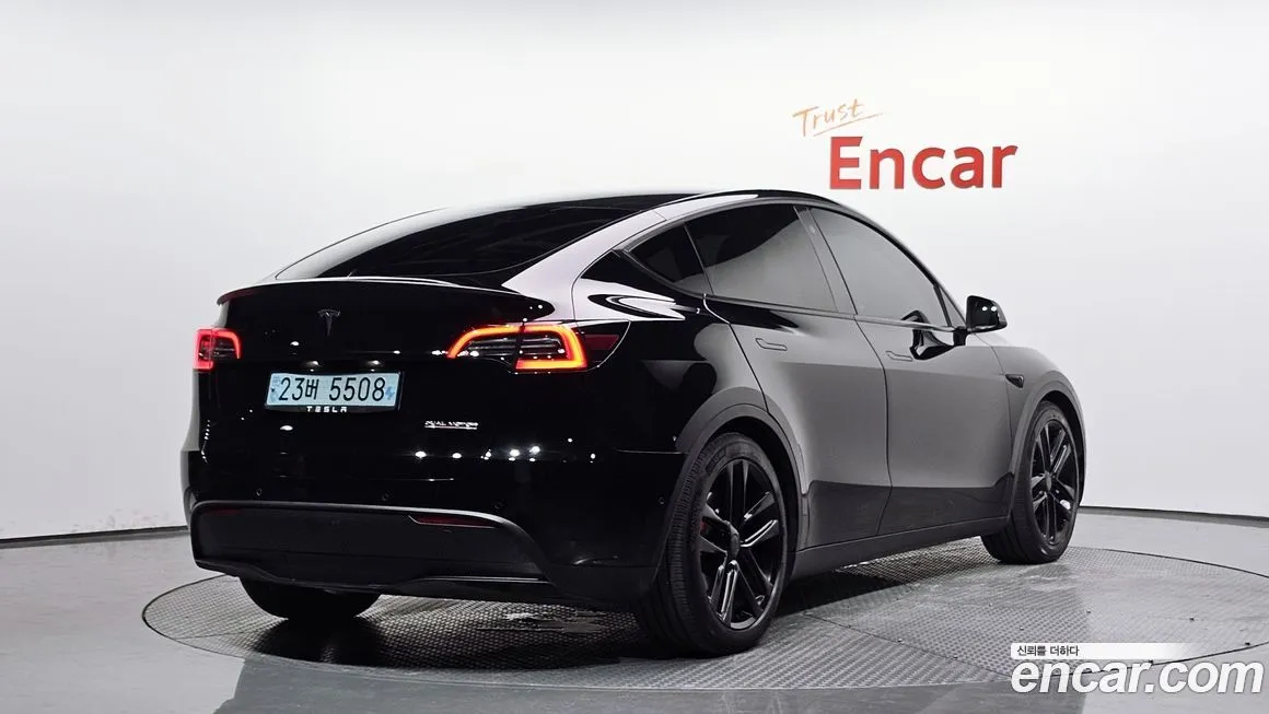 Tesla Model Y — фото 2