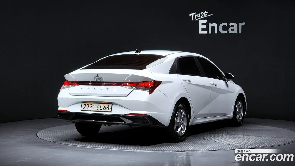 Hyundai AVANTE — фото 2