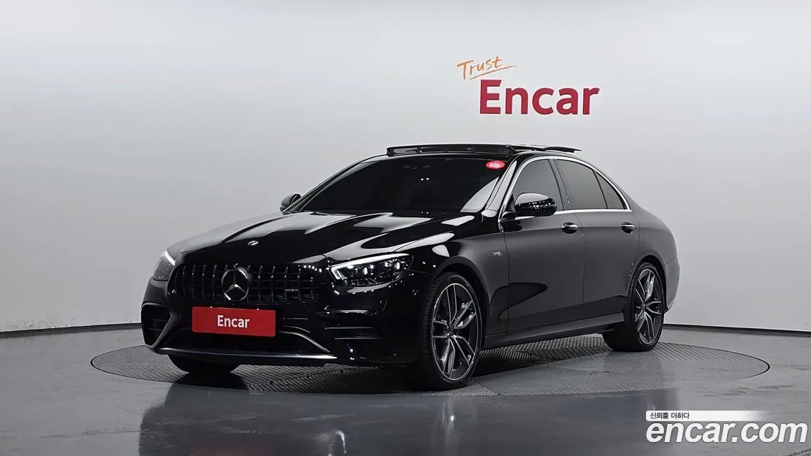Mercedes-Benz E-Class — фото 1