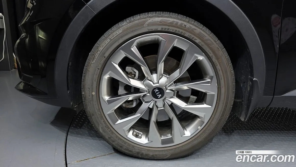Kia Sorento — фото 5