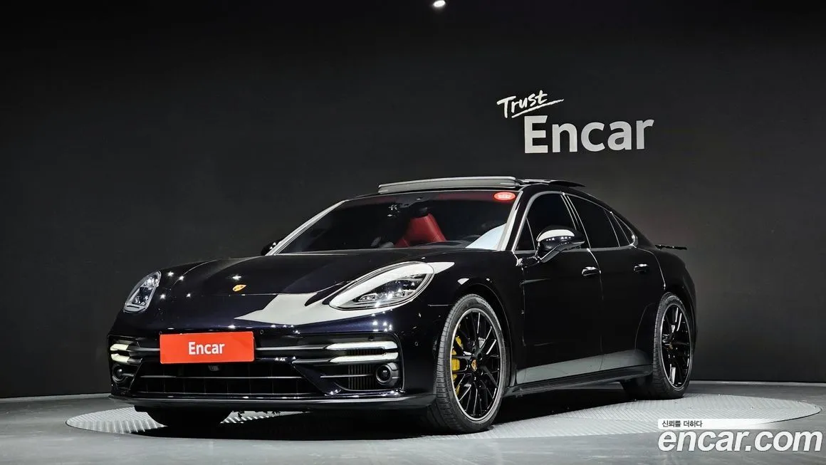 Porsche Panamera — фото 1