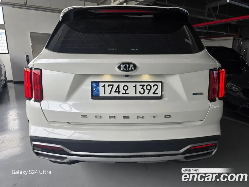 Kia Sorento — фото 4