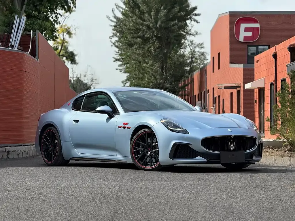 Maserati GranTurismo — фото 3