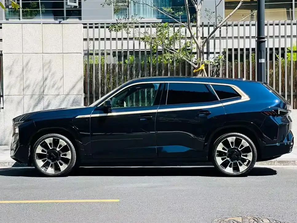 BMW XM — фото 2