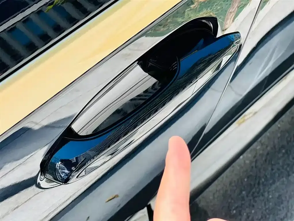 BMW XM — фото 9