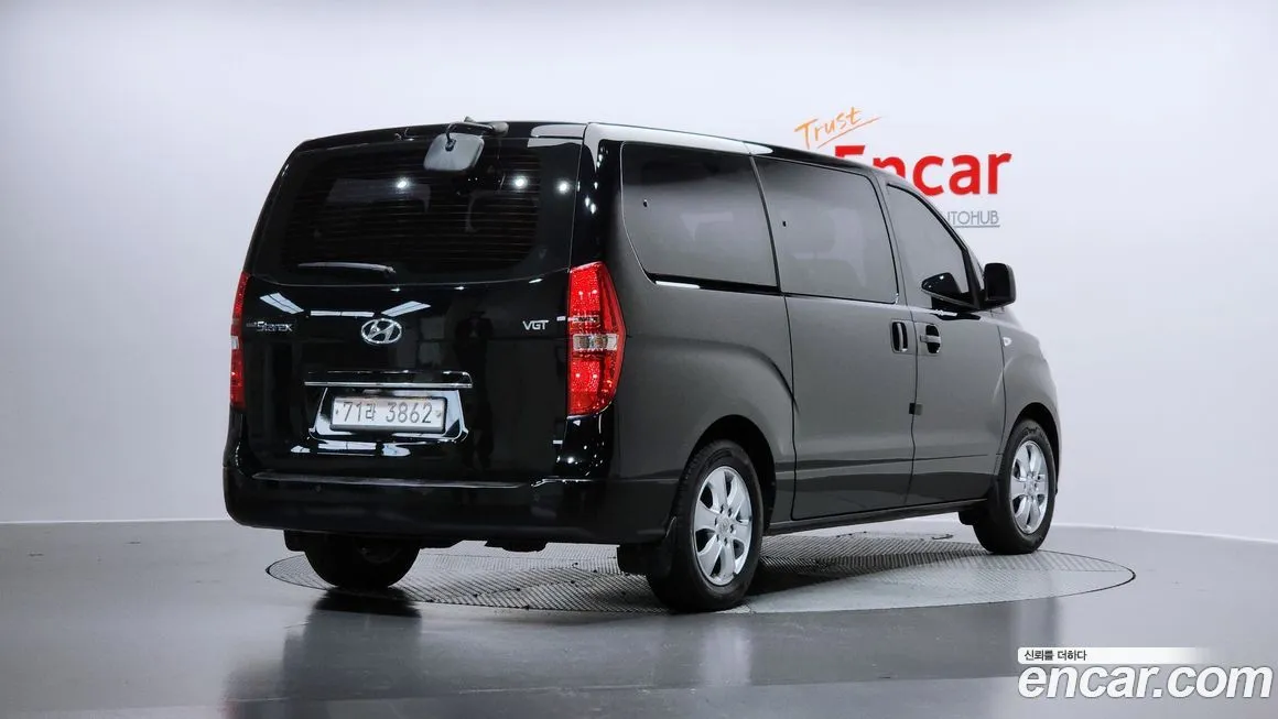 Hyundai Starex — фото 2