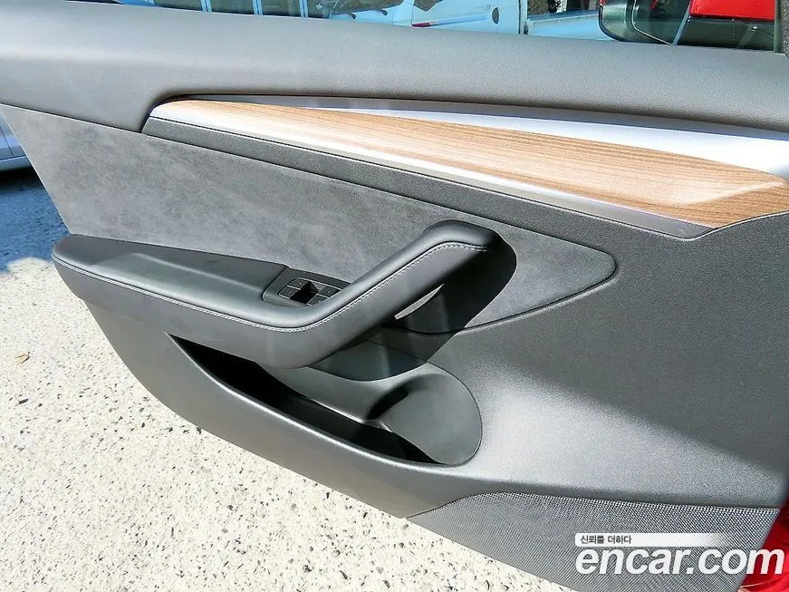 Tesla Model 3 — фото 10