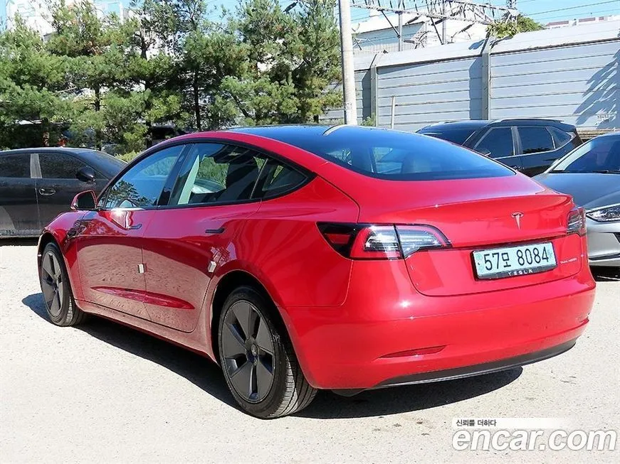 Tesla Model 3 — фото 3