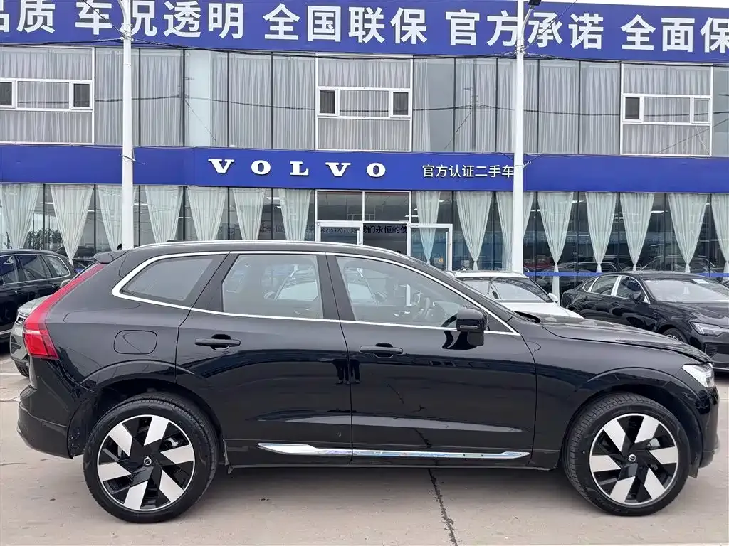 Volvo XC60 PHEV — фото 3