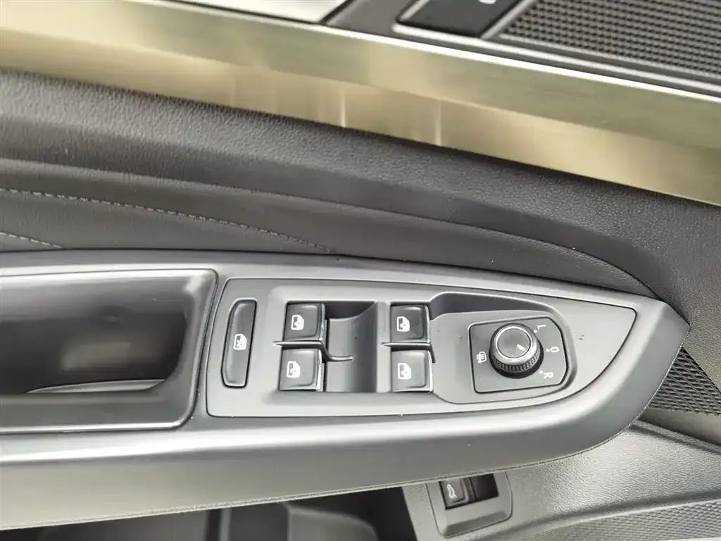 Volkswagen Passat — фото 9