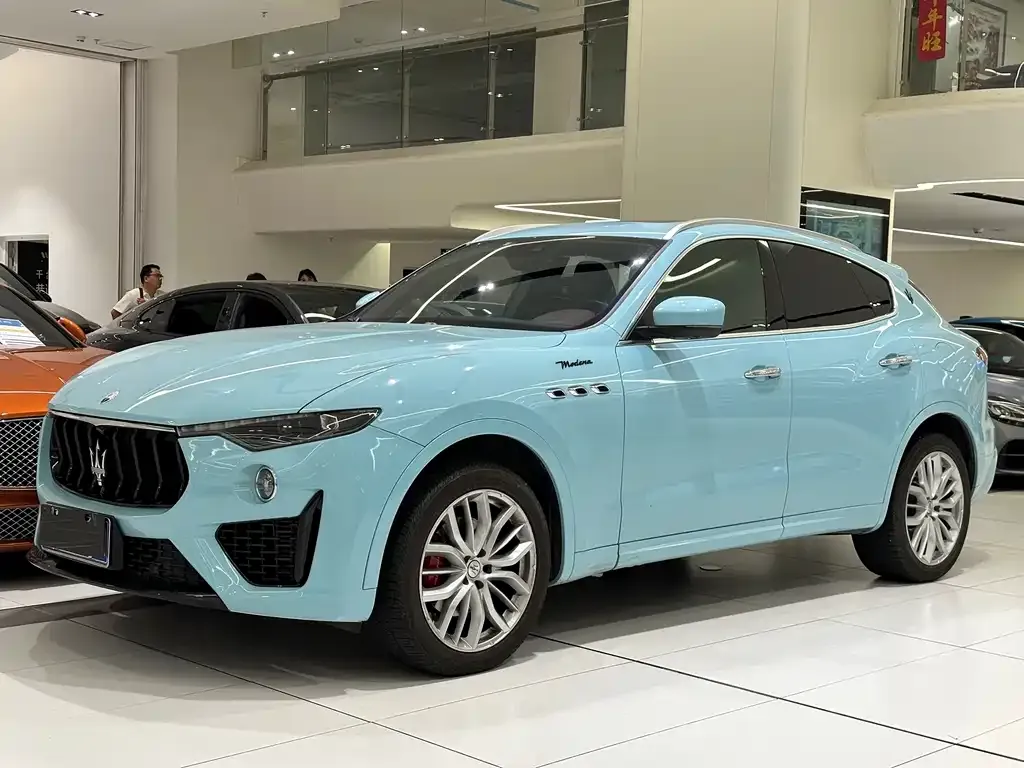 Maserati Levante — фото 1