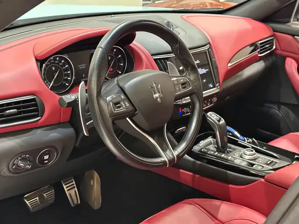 Maserati Levante — фото 10