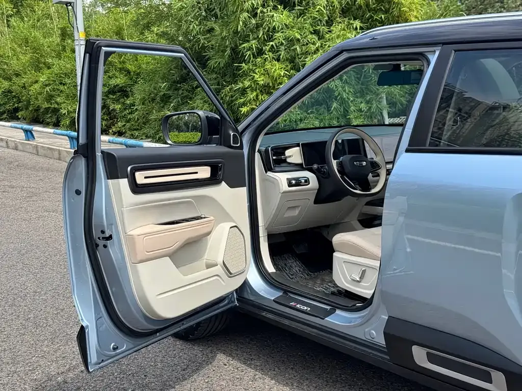Geely Icon — фото 9
