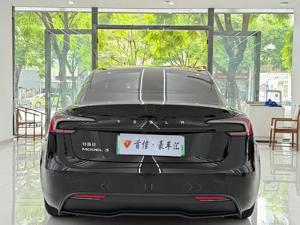 Tesla Model 3 — фото 3
