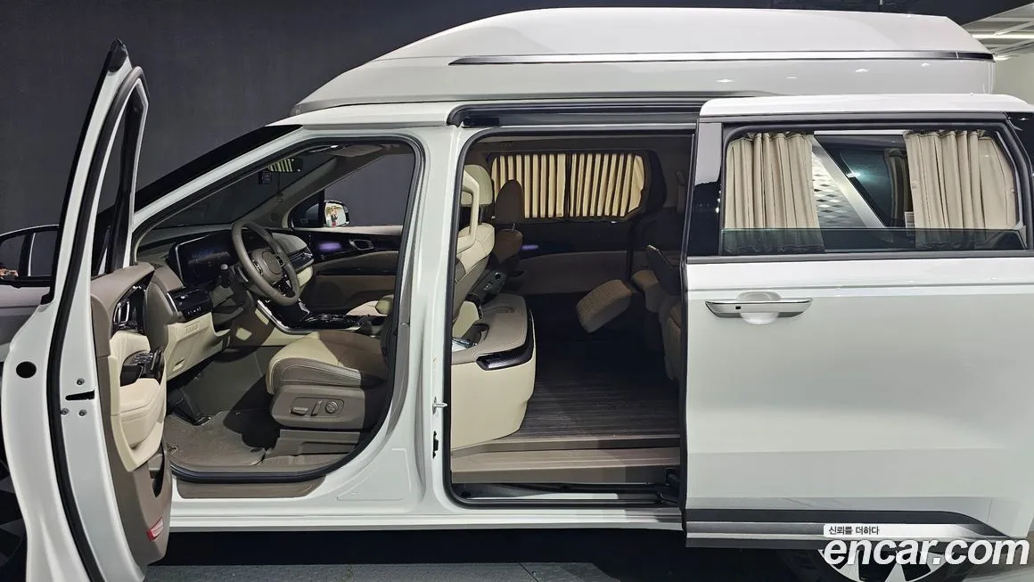 Kia Carnival — фото 10