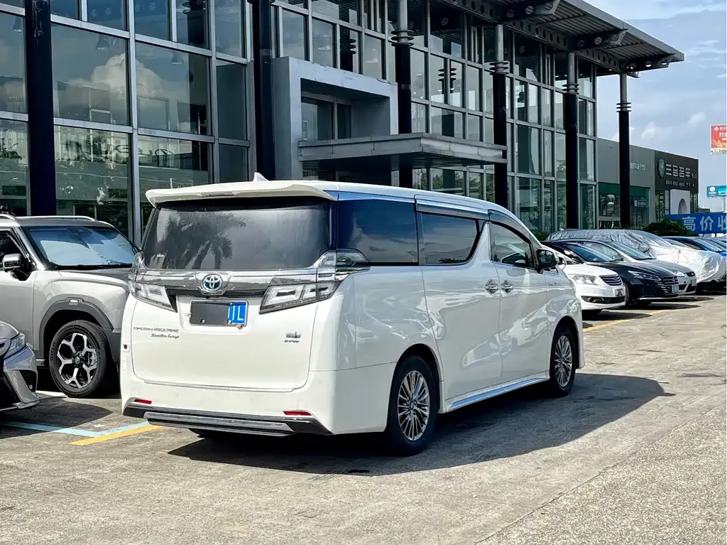 Toyota Vellfire — фото 6
