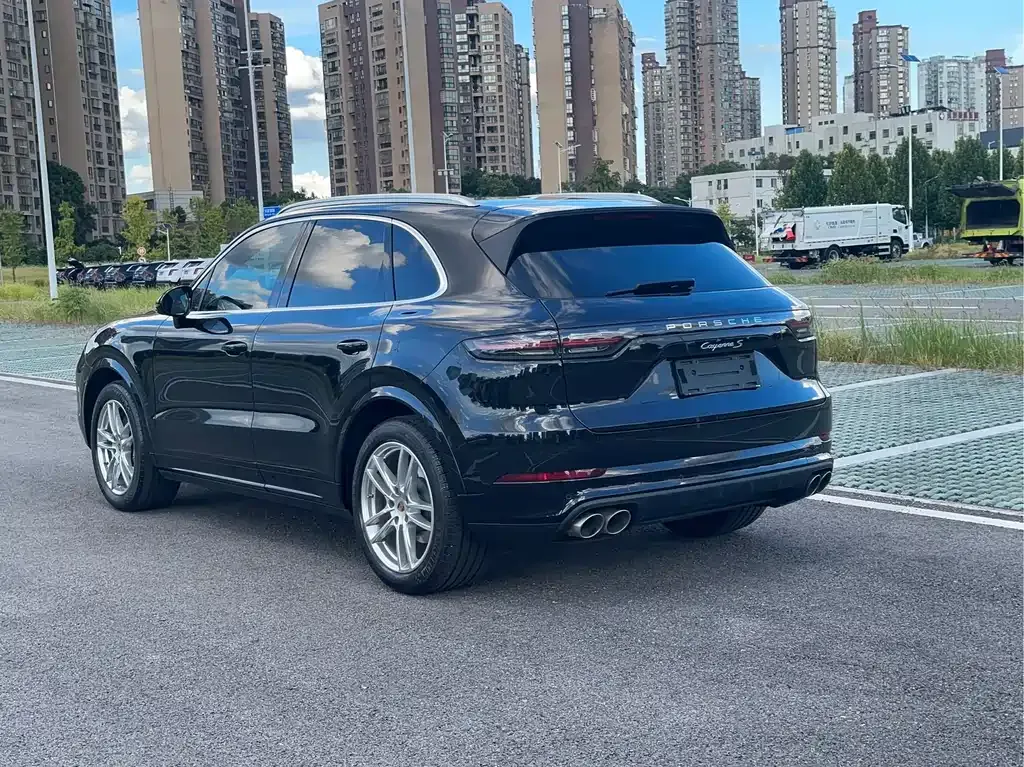 Porsche Cayenne — фото 7