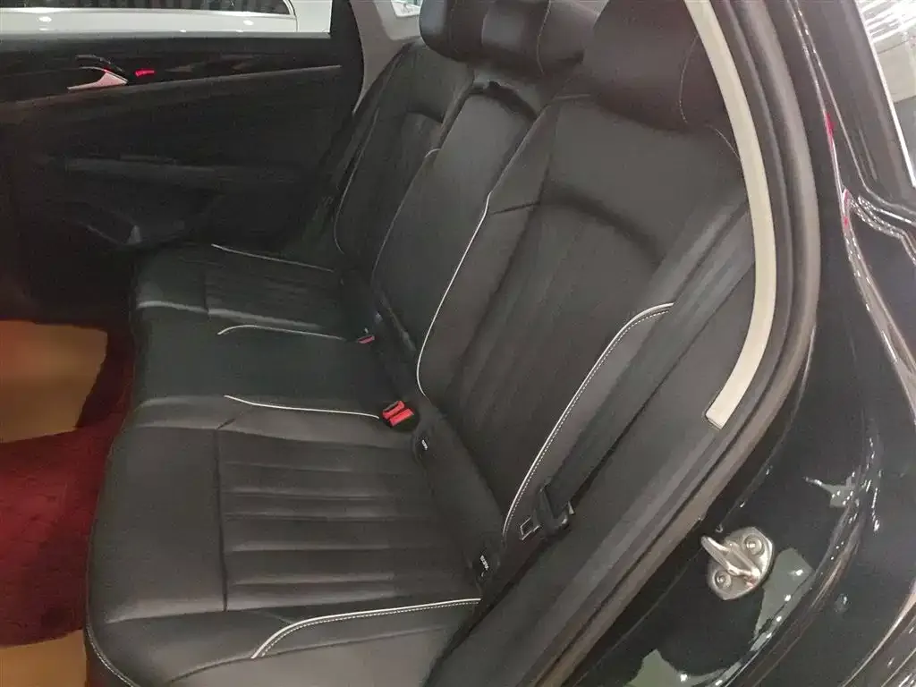 Volkswagen Passat — фото 8