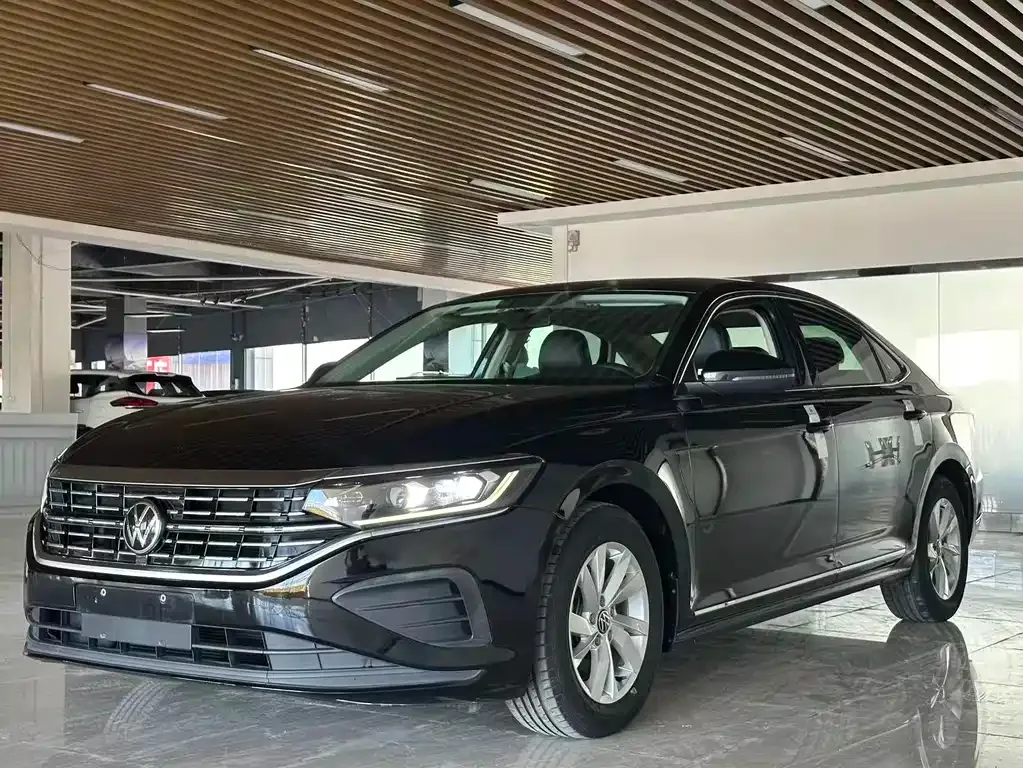 Volkswagen Passat — фото 1