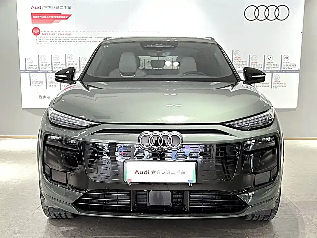 Audi Q6L e-tron — фото 2