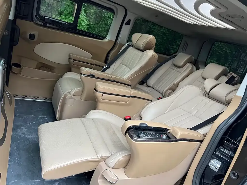 Ford Tourneo — фото 10
