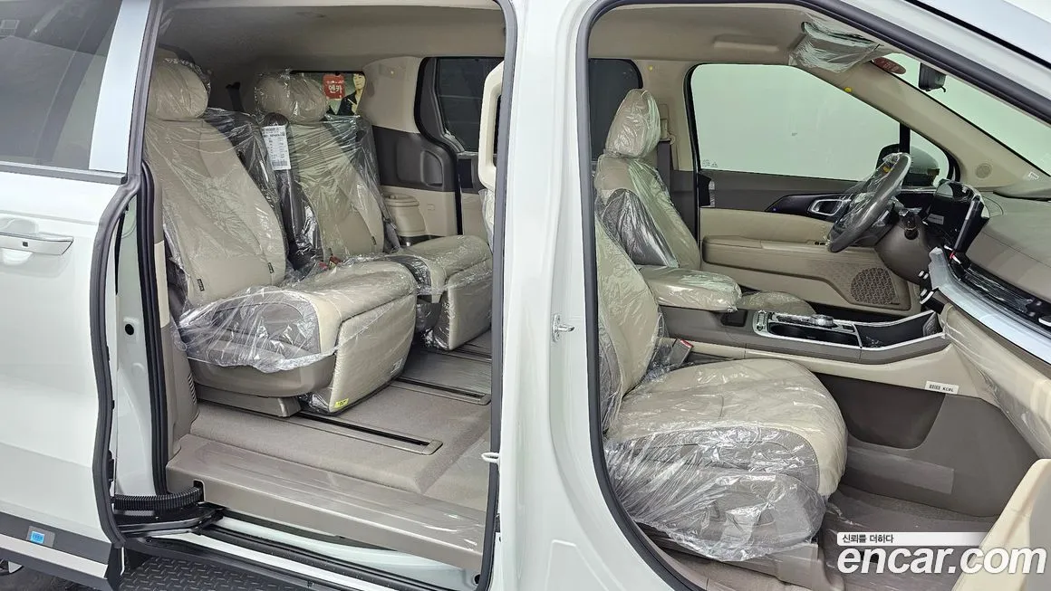 Kia Carnival — фото 10