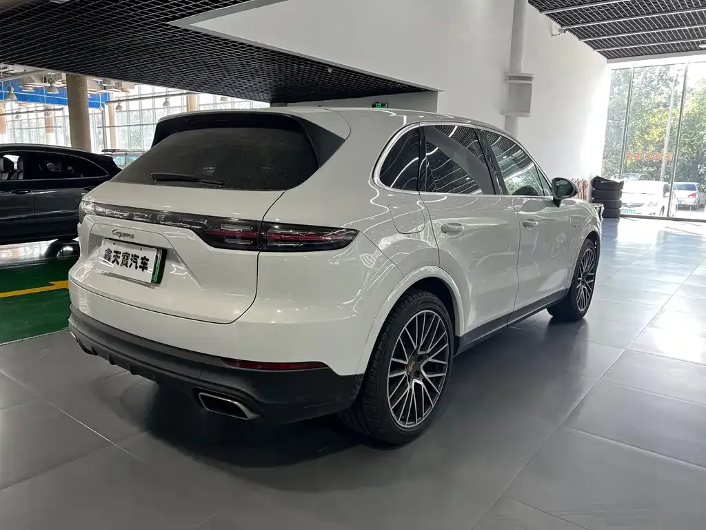 Porsche Cayenne Hybrid — фото 3