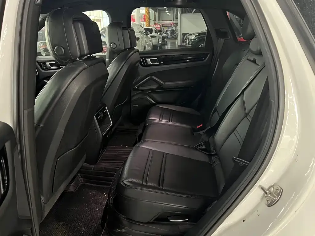 Porsche Cayenne Hybrid — фото 6