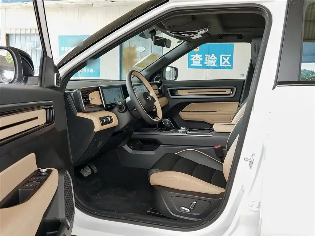 Geely Icon — фото 9