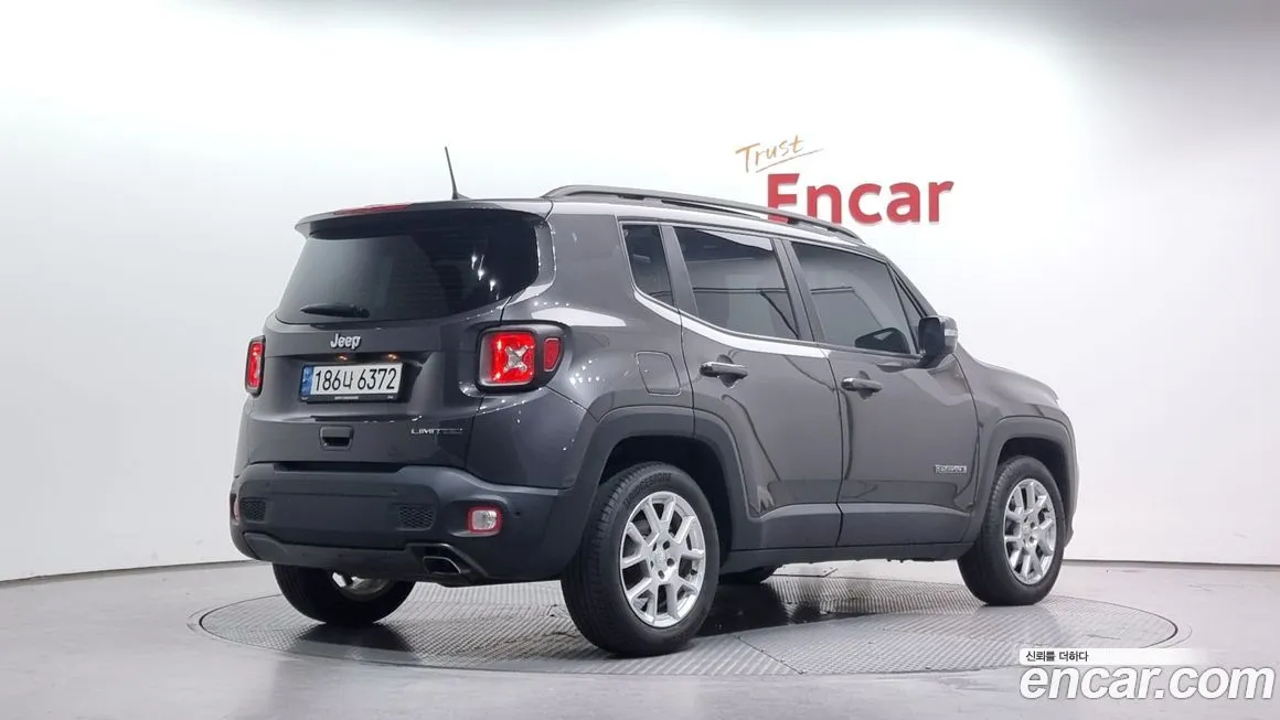 Jeep Renegade — фото 2