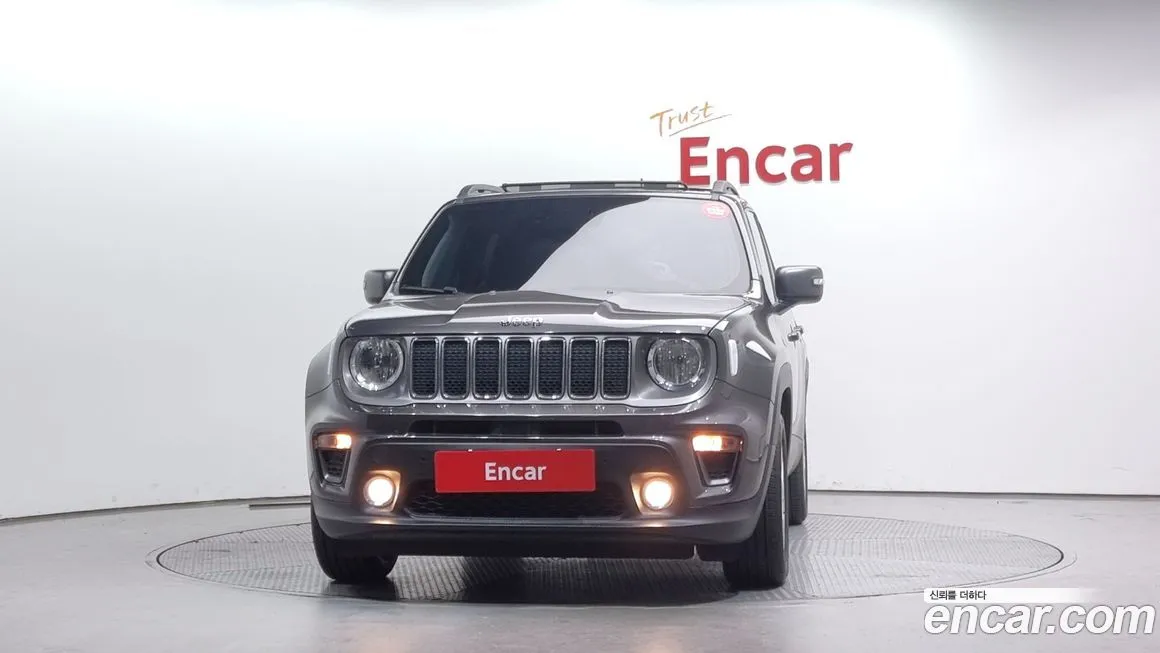Jeep Renegade — фото 3