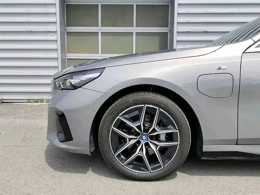 BMW i5 — фото 6