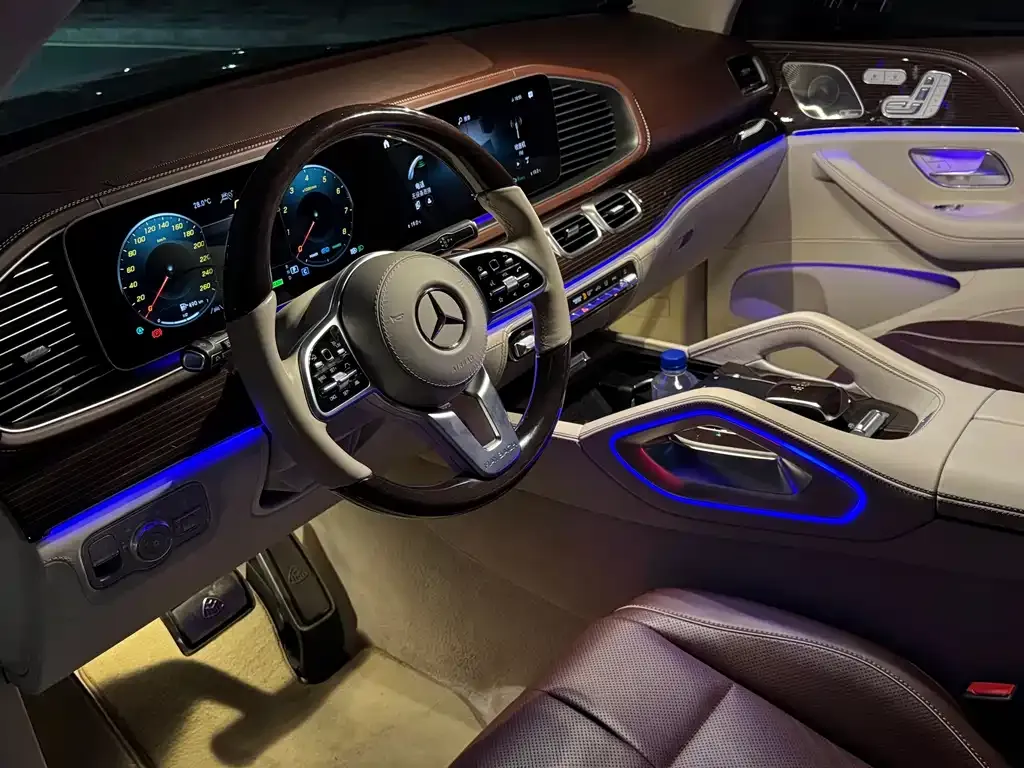 Mercedes-Benz GLS — фото 6