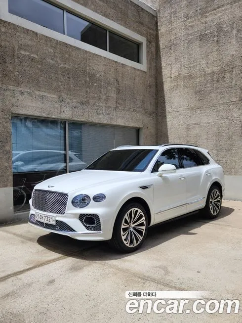 Bentley Bentayga — фото 1