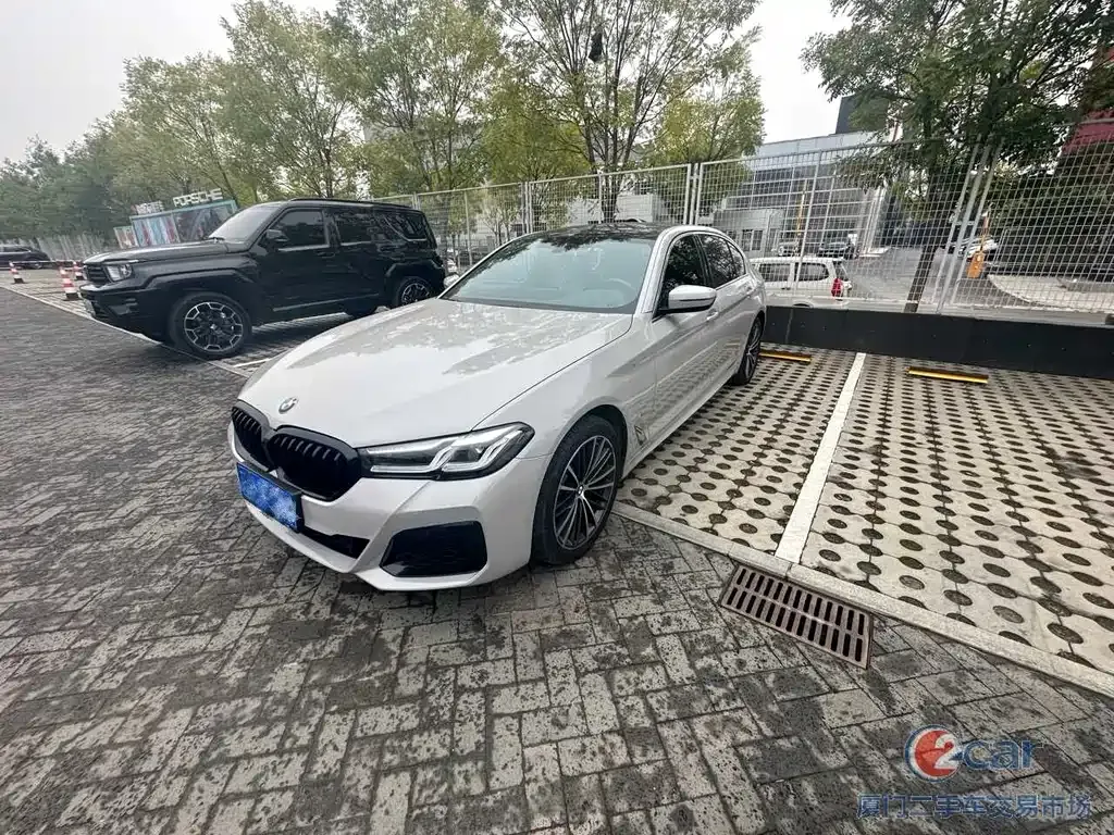 BMW 5 Series — фото 1