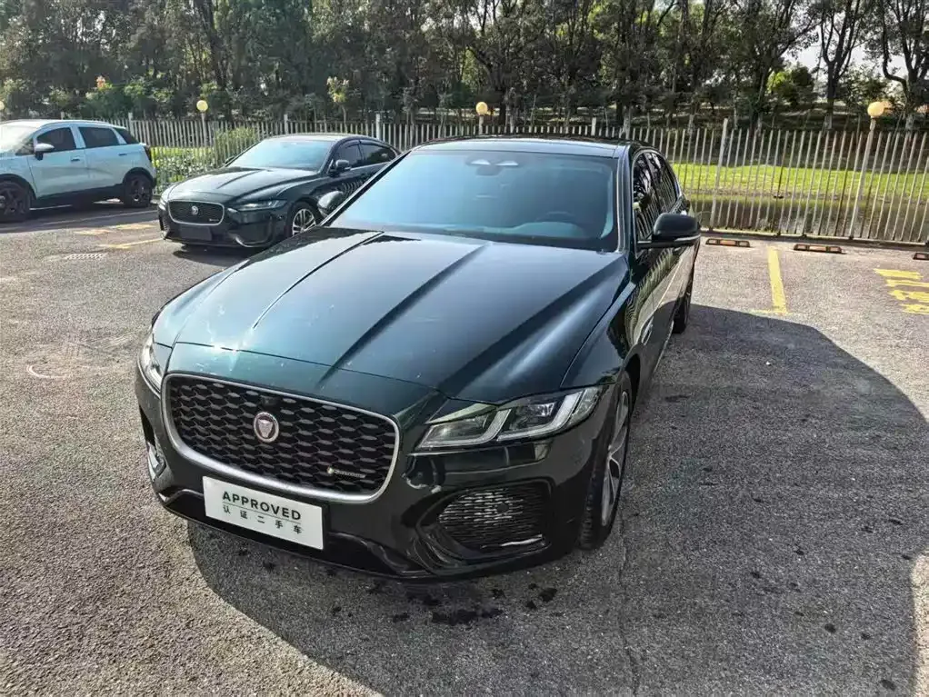 Jaguar XFL — фото 1