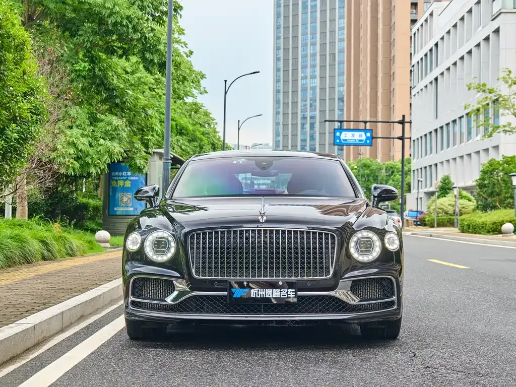 Bentley Flying Spur — фото 2