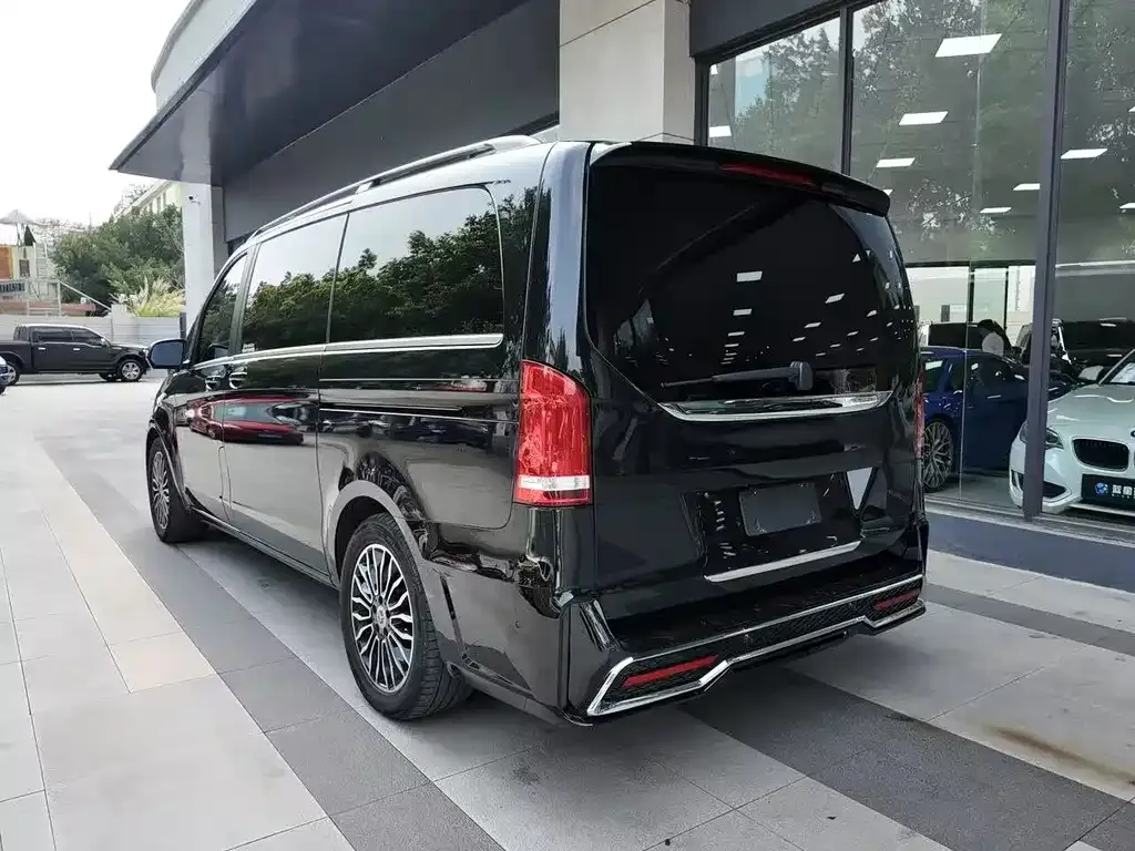 Mercedes-Benz V-Class — фото 10