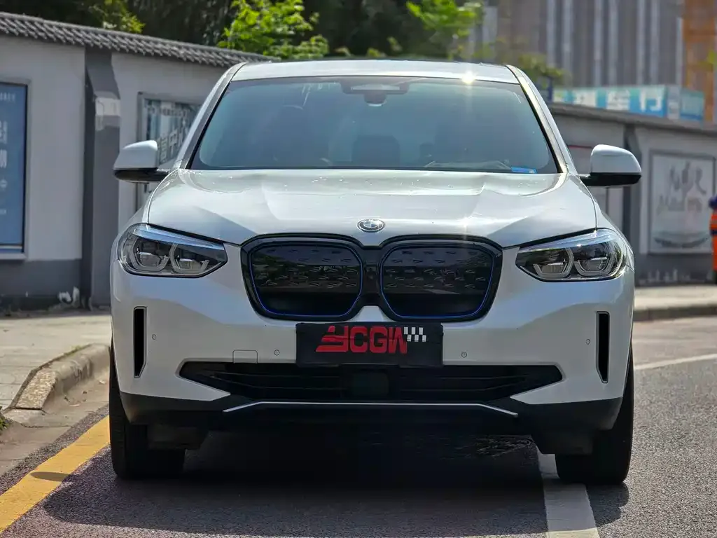 BMW iX3 — фото 2