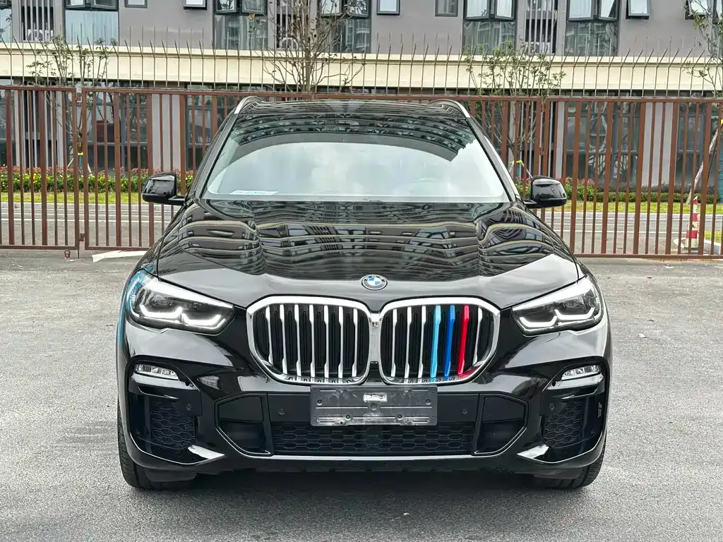 BMW X5 (Import) — фото 2