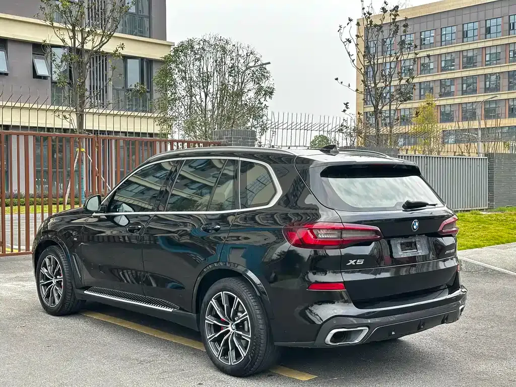 BMW X5 (Import) — фото 7