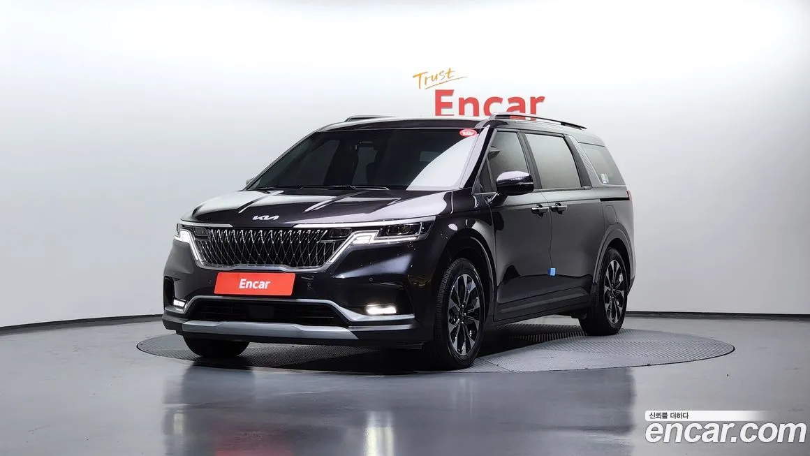 Kia Carnival — фото 1