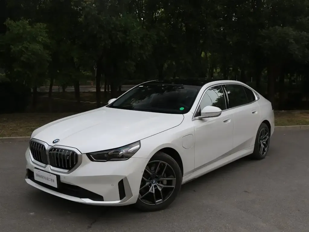 BMW i5 — фото 1
