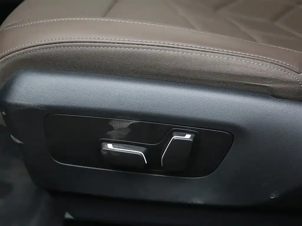 BMW i5 — фото 10