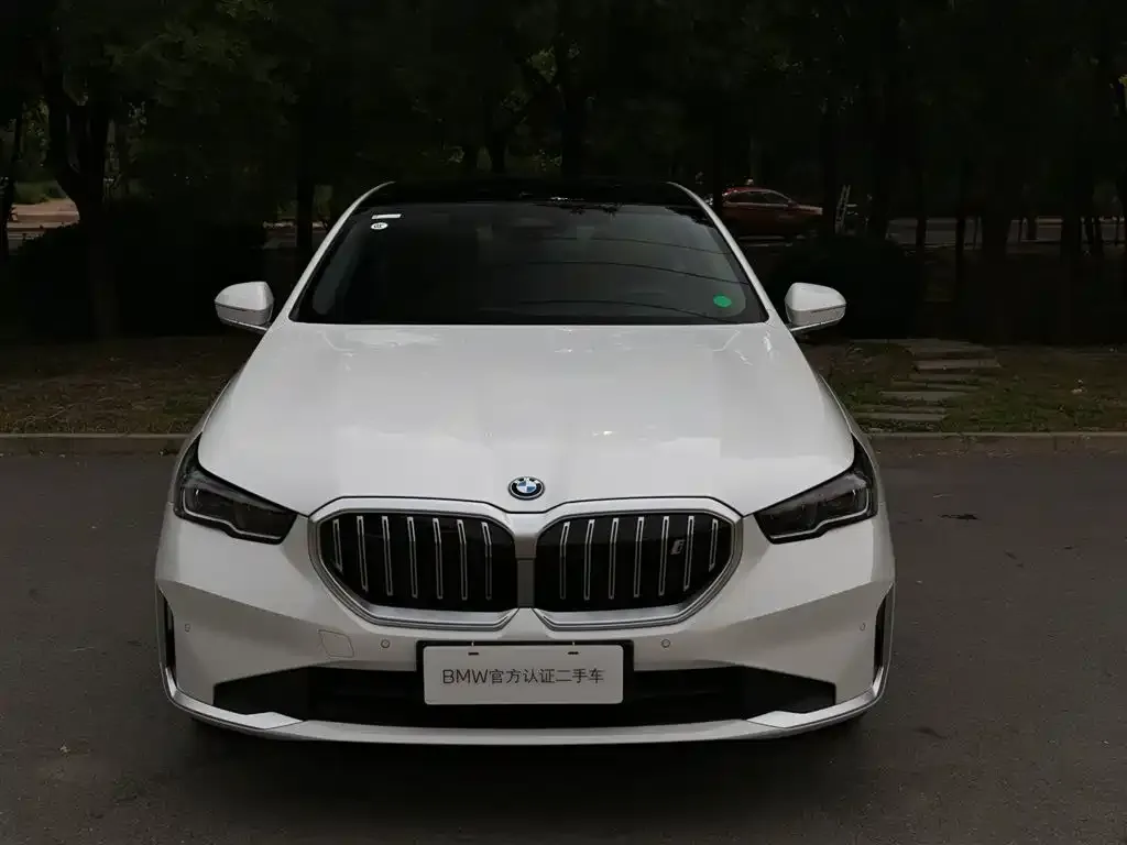 BMW i5 — фото 2