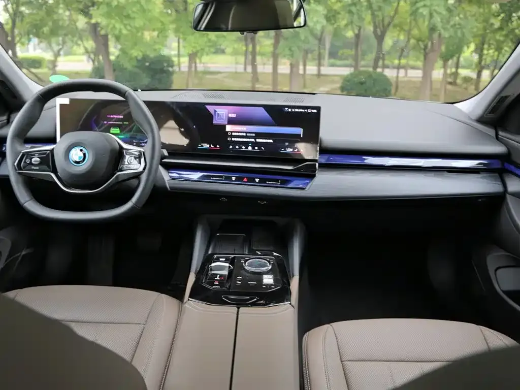 BMW i5 — фото 7
