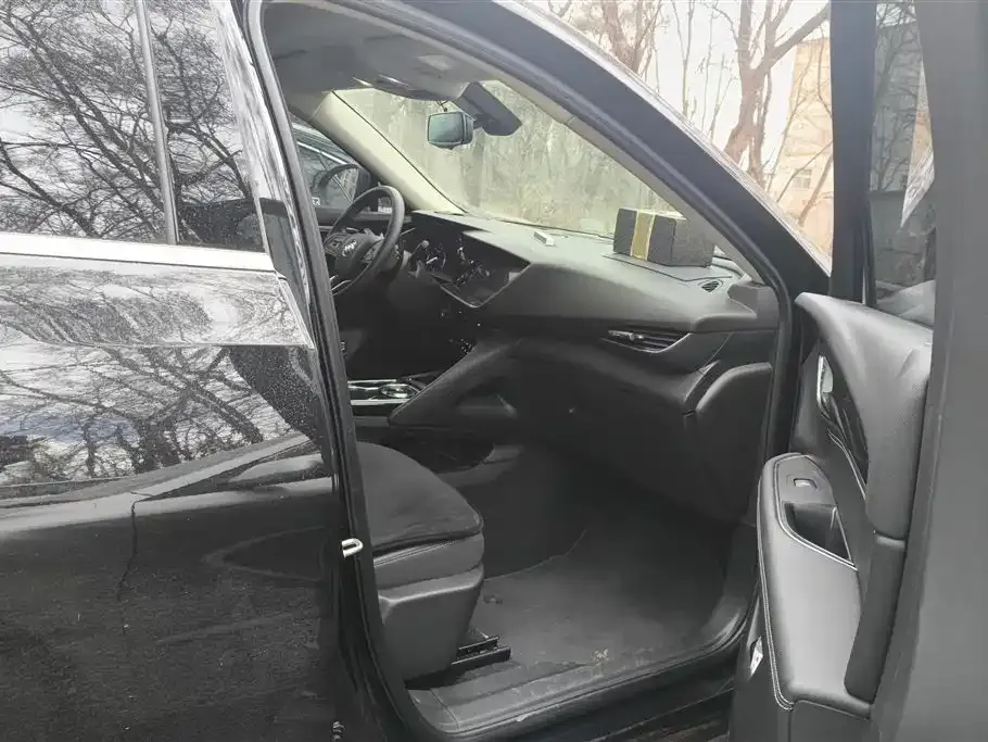 Buick Envision Plus — фото 8