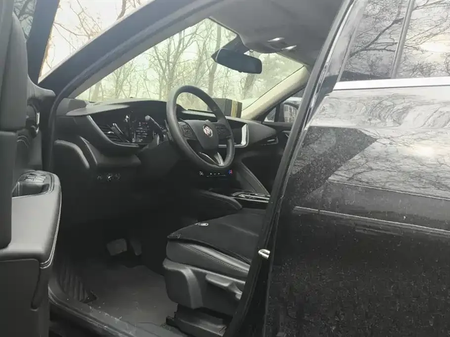 Buick Envision Plus — фото 9